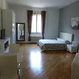  Appartamento Residenza Piazza Santo Stefano Italia