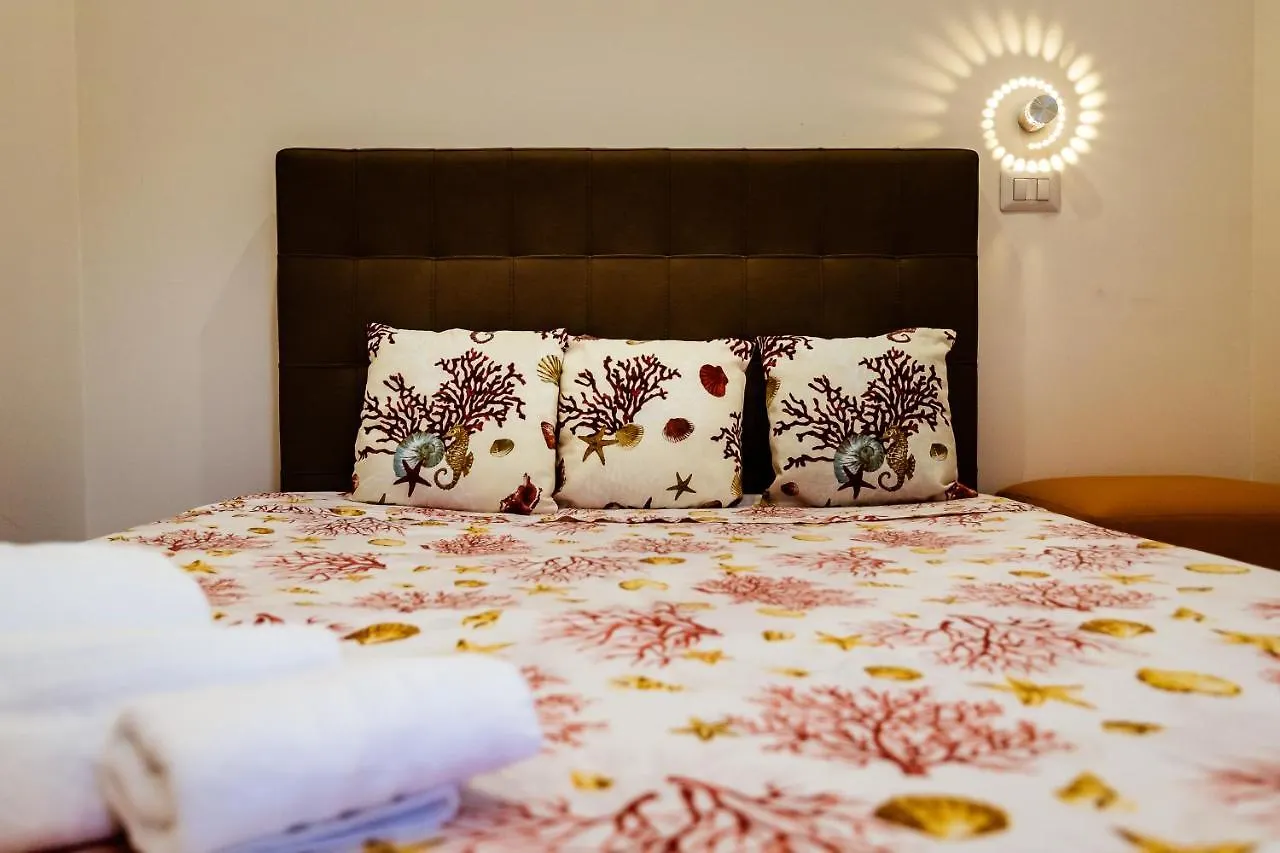 Leonard Casa Vacanza Riposto Tatil Evi